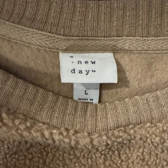 a new day cozy teddy bear sweatshirt - Picture 2 of 4